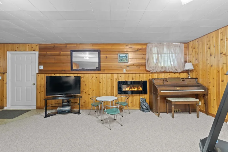 1430 Lakeshore Road NE, Salmon Arm, BC V1E 2V7, Salmon Arm, British Columbia, Canada. - Photo 77