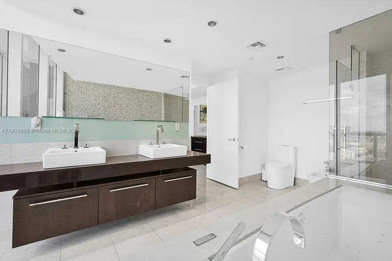 17121 Collins Ave, Golden Beach, Florida, United States. - Photo 56