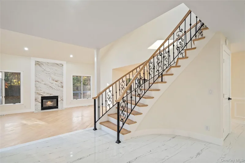 2 Heiko Court, Northport, New York, United States. - Photo 2