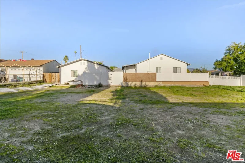 13691 Kelowna Street, Los Angeles, California, United States. - Photo 35