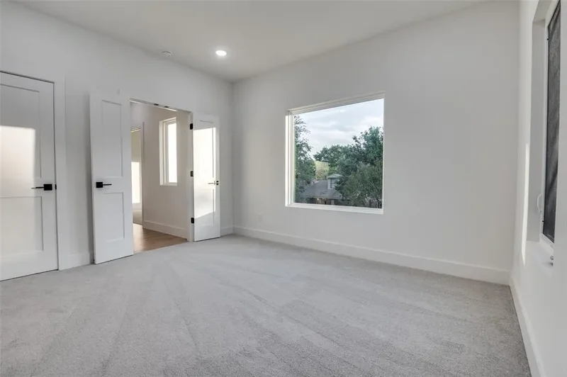 514 S Glasgow Drive, Dallas, Texas, United States. - Photo 25