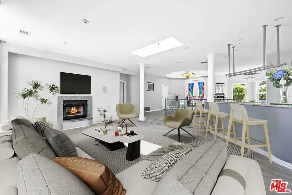 22449 Cass Avenue, Los Angeles, California, United States. - Photo 22