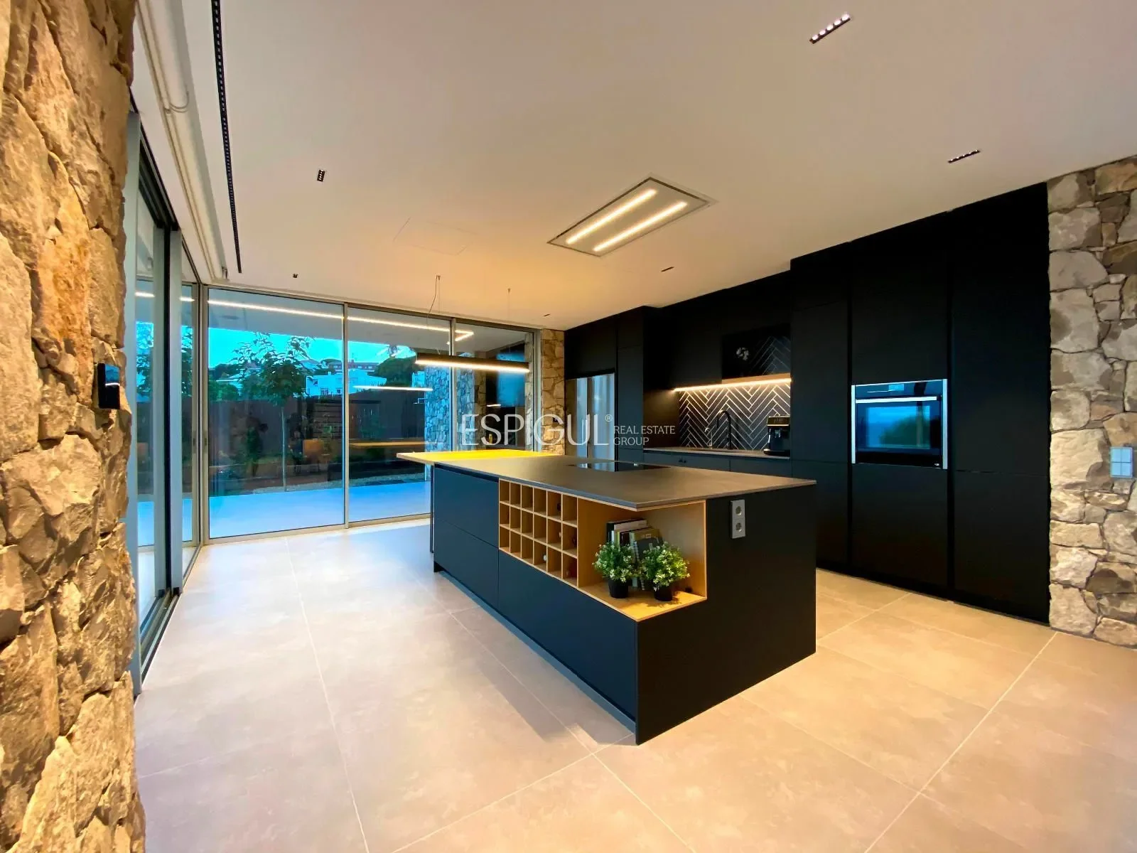 Gallery photo 4