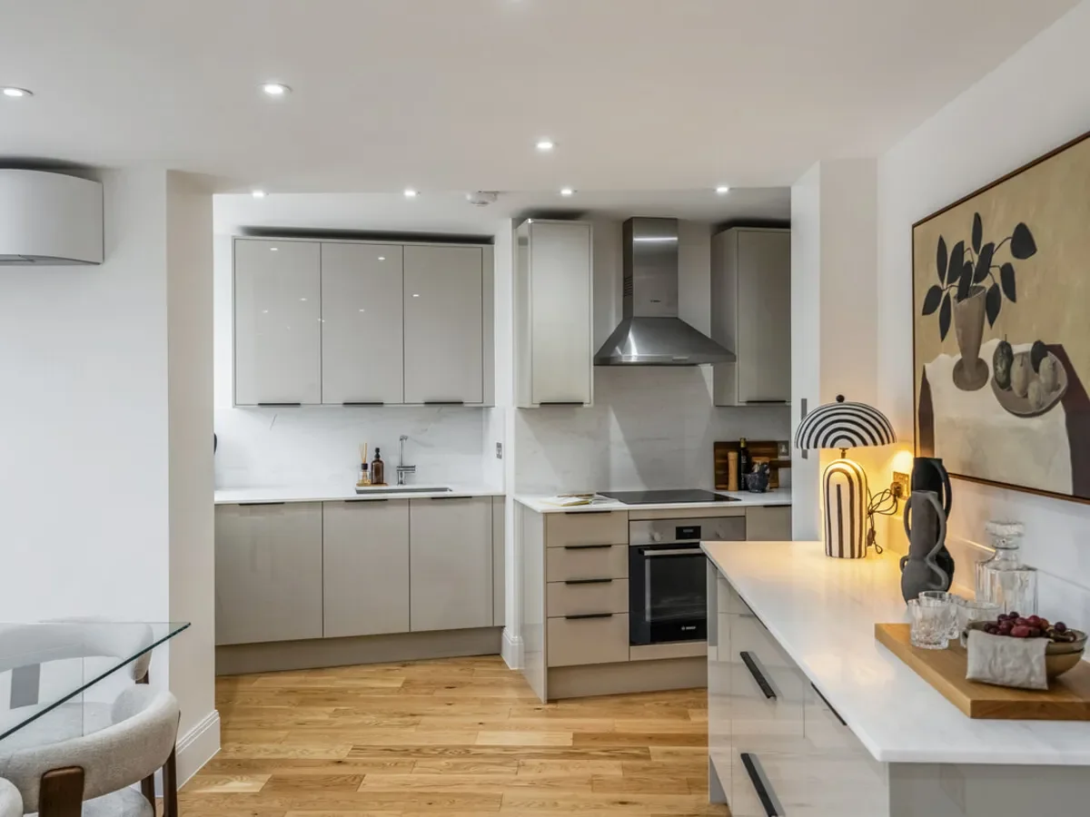Cadogan Lane, London, SW1X, London, England, United Kingdom. - Photo 21