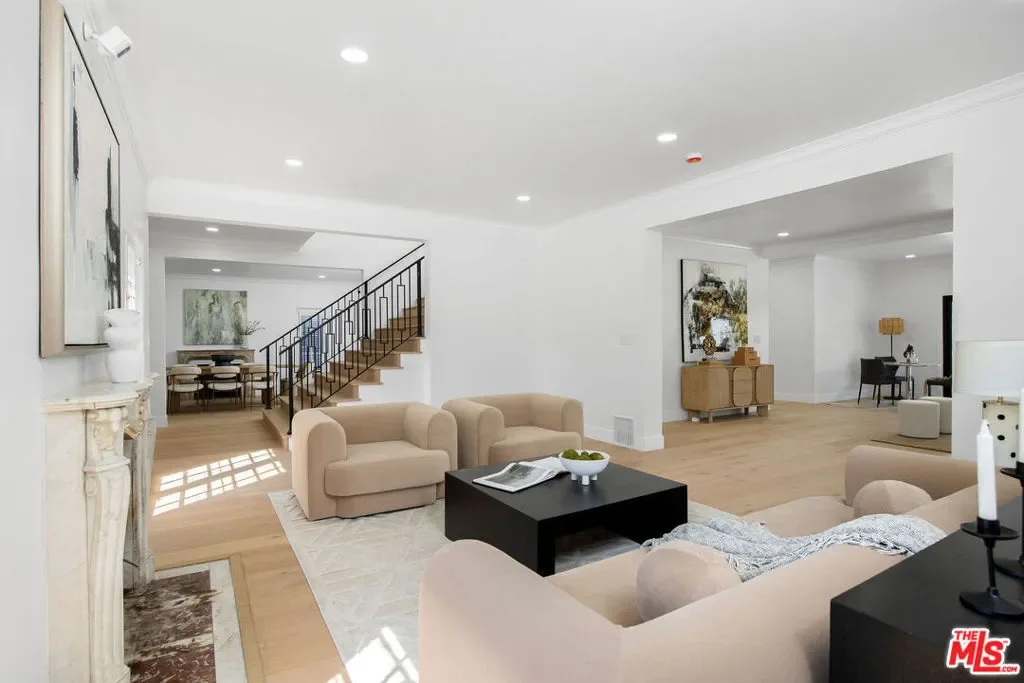 832 S Plymouth Boulevard, Los Angeles, California, United States. - Photo 25