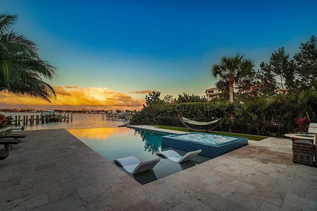 200 N Lake Drive, Lantana, Florida, United States. - Photo 30