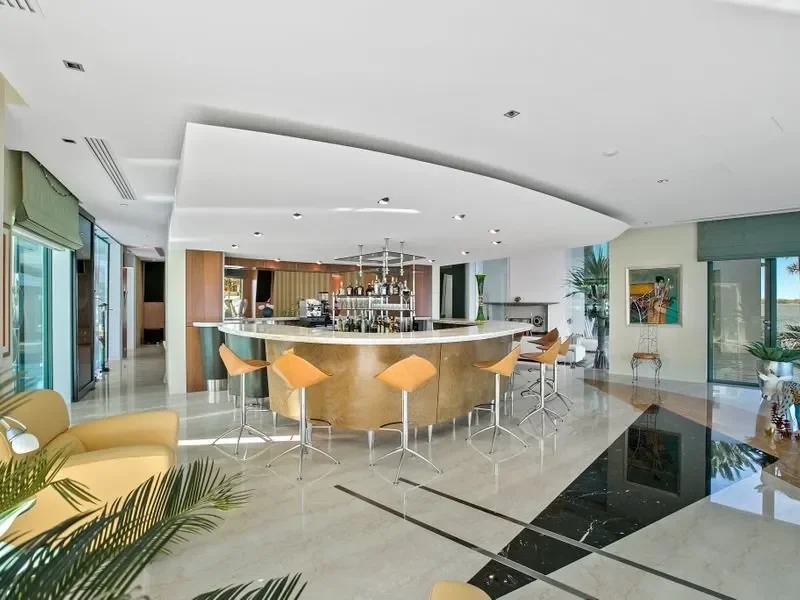 SOVEREIGN ISLANDS, King Arthurs Court, Paradise Point, Queensland, Australia. - Photo 9