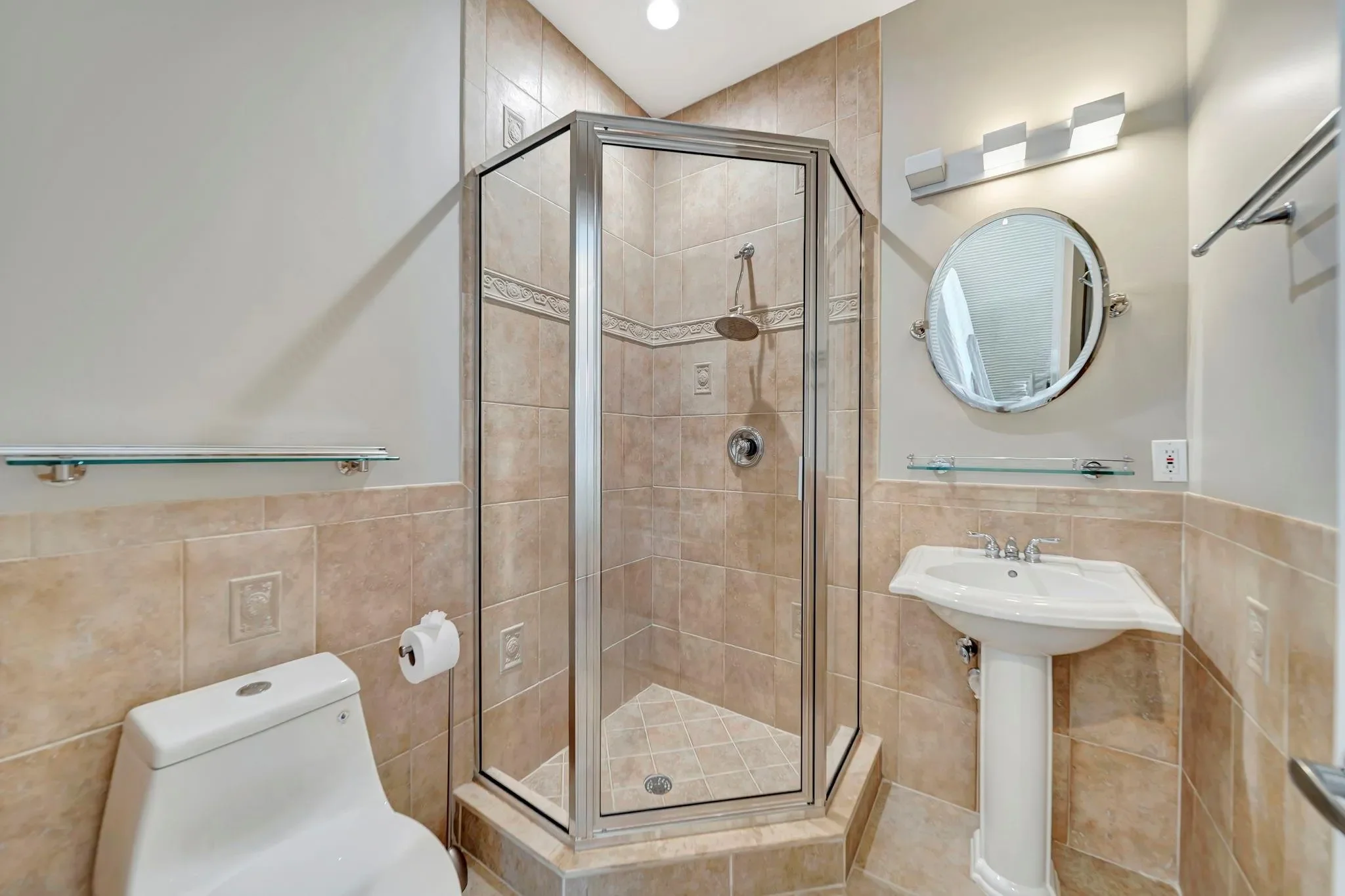 1368 BAYVIEW DR, Fort Lauderdale, Florida, United States. - Photo 38