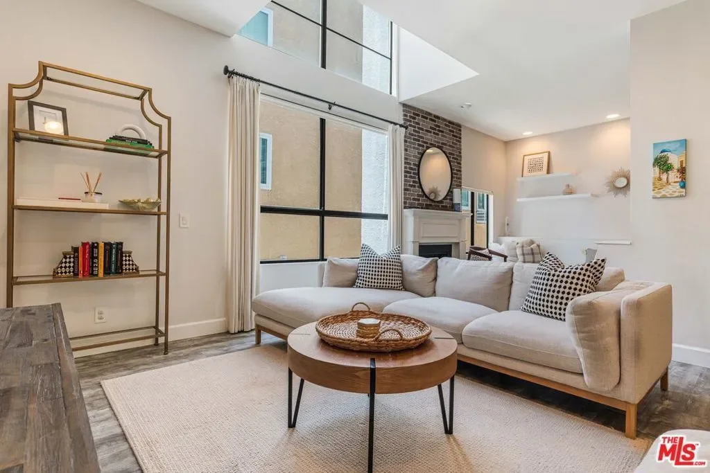 520 S Barrington Avenue 117, Los Angeles, California, United States. - Photo 7