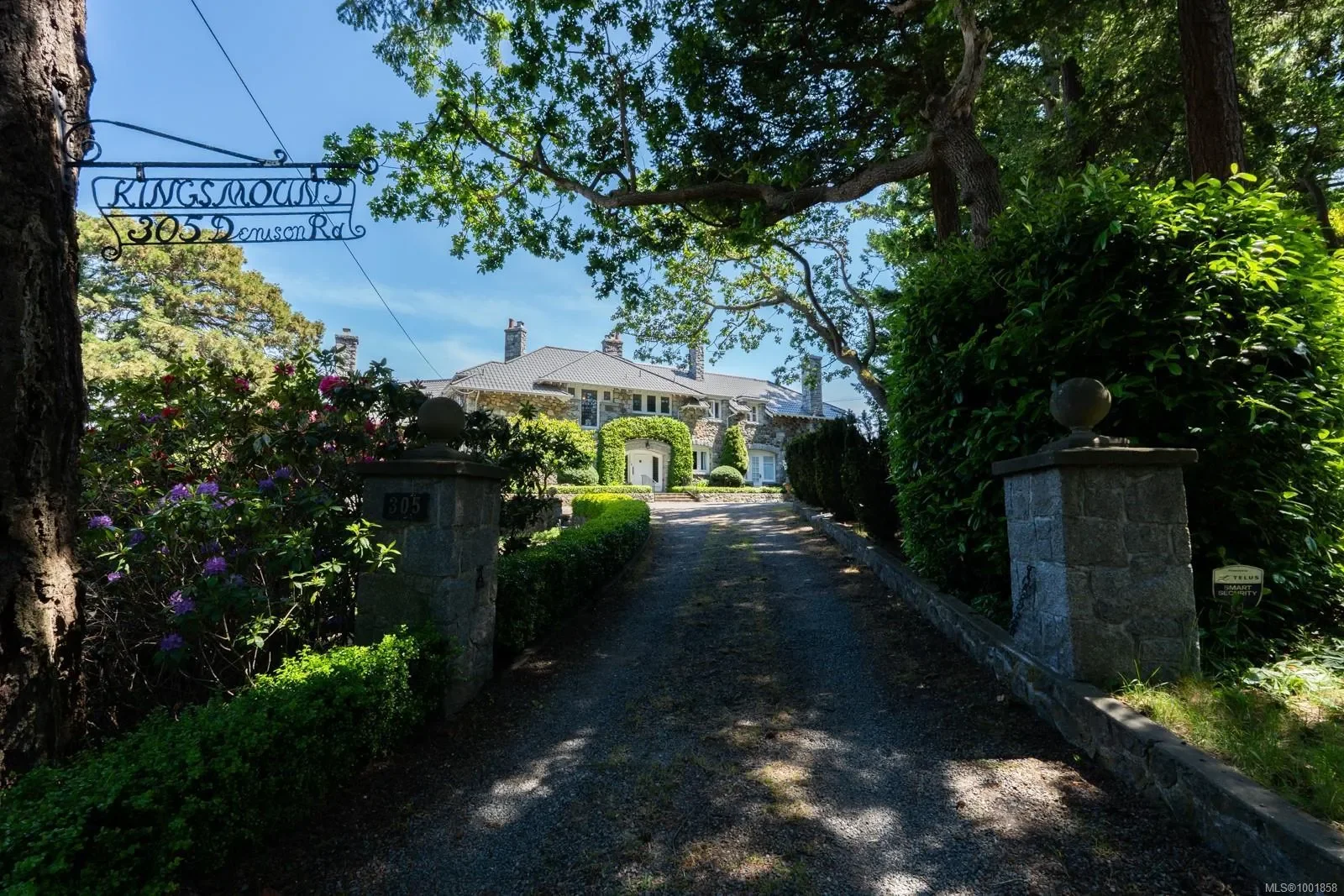 305 Denison Rd, Oak Bay, British Columbia, Canada. - Photo 9