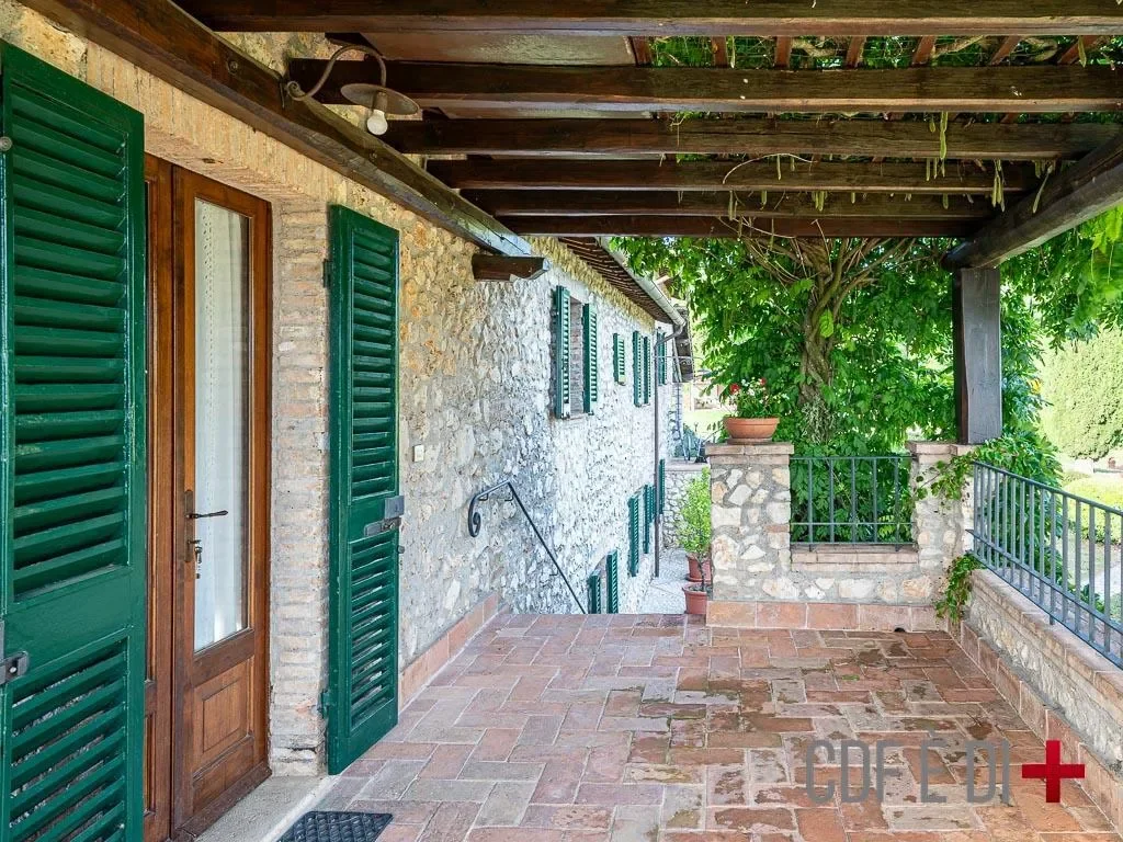 Exterior photo 9