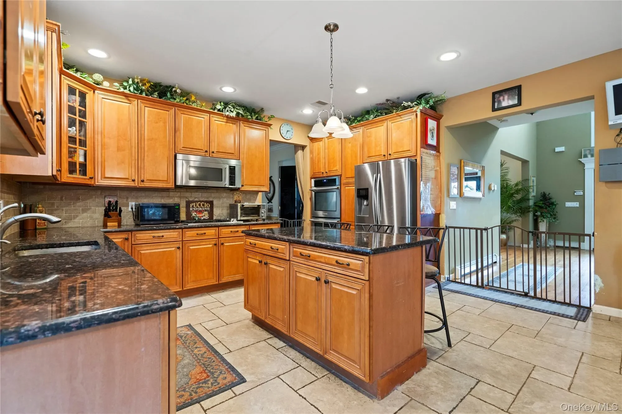 22 Southview Circle, Lake Grove, New York, United States. - Photo 12