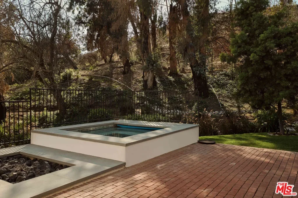 1141 Maroney Lane, Los Angeles, California, United States. - Photo 20