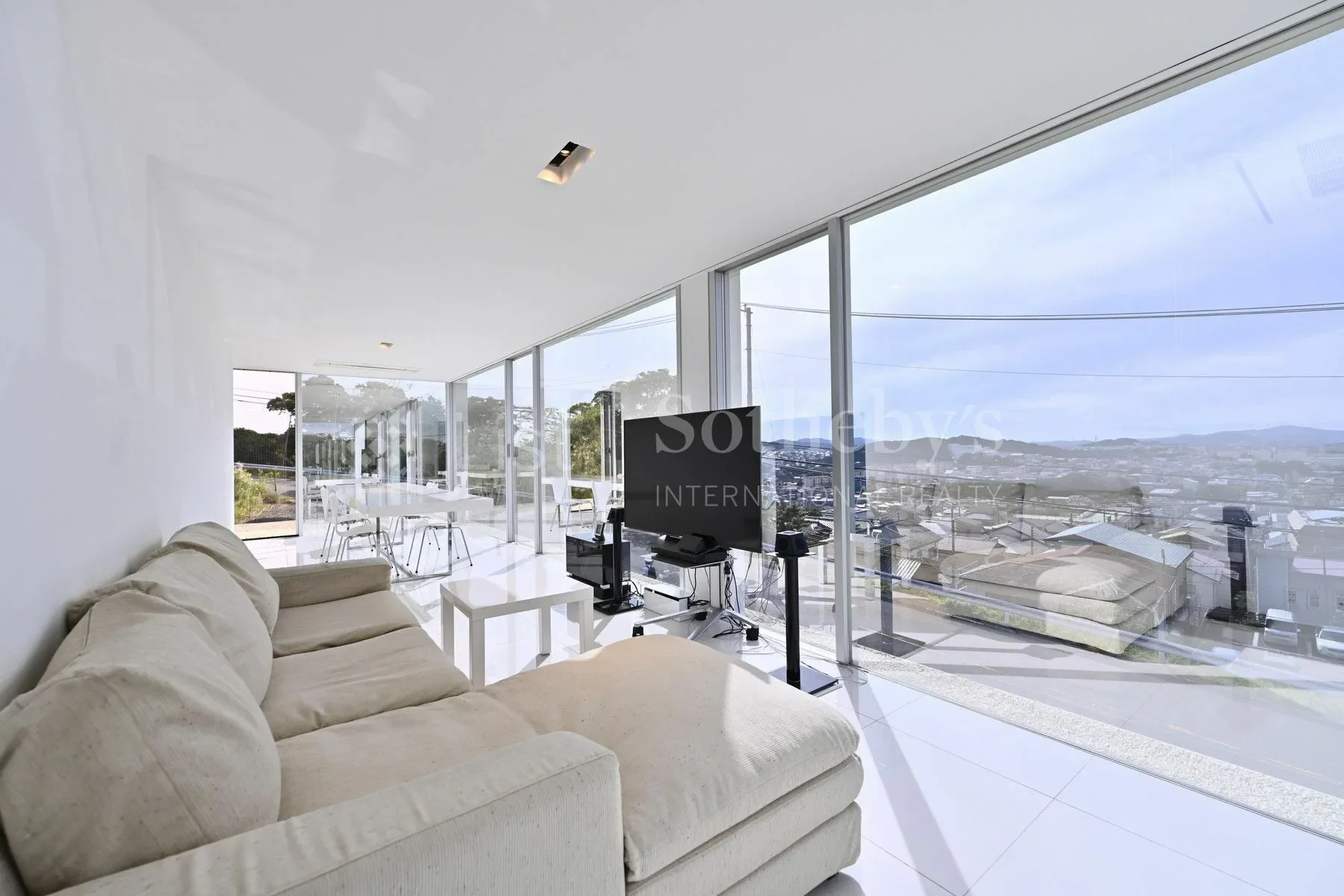Gallery photo 1