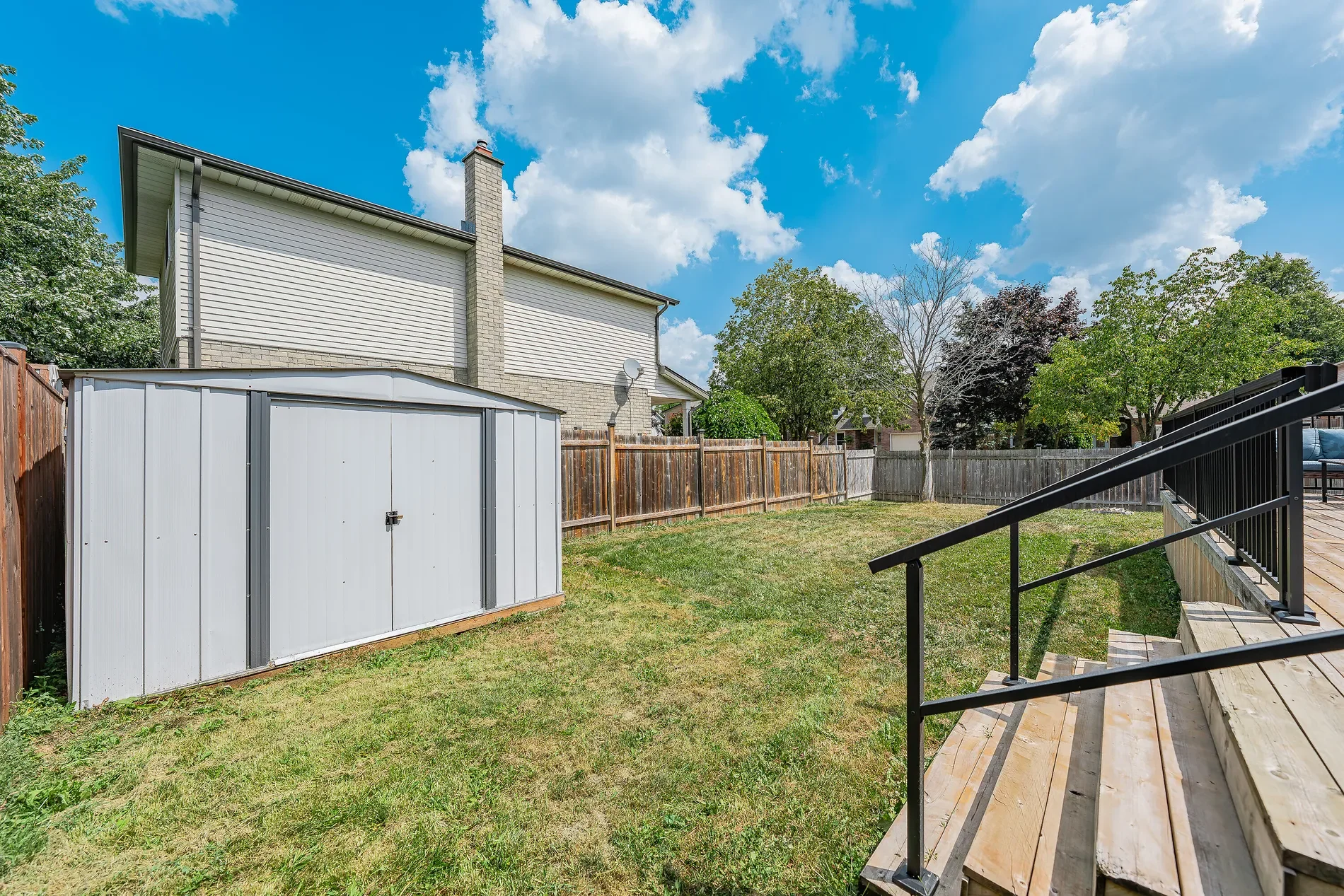 Exterior photo 12