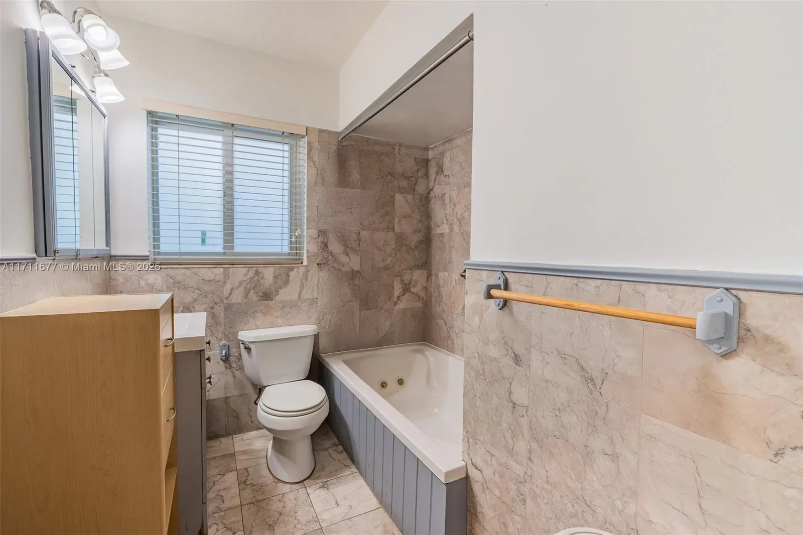 9156 Froude Ave, Bal Harbour, Florida, United States. - Photo 17