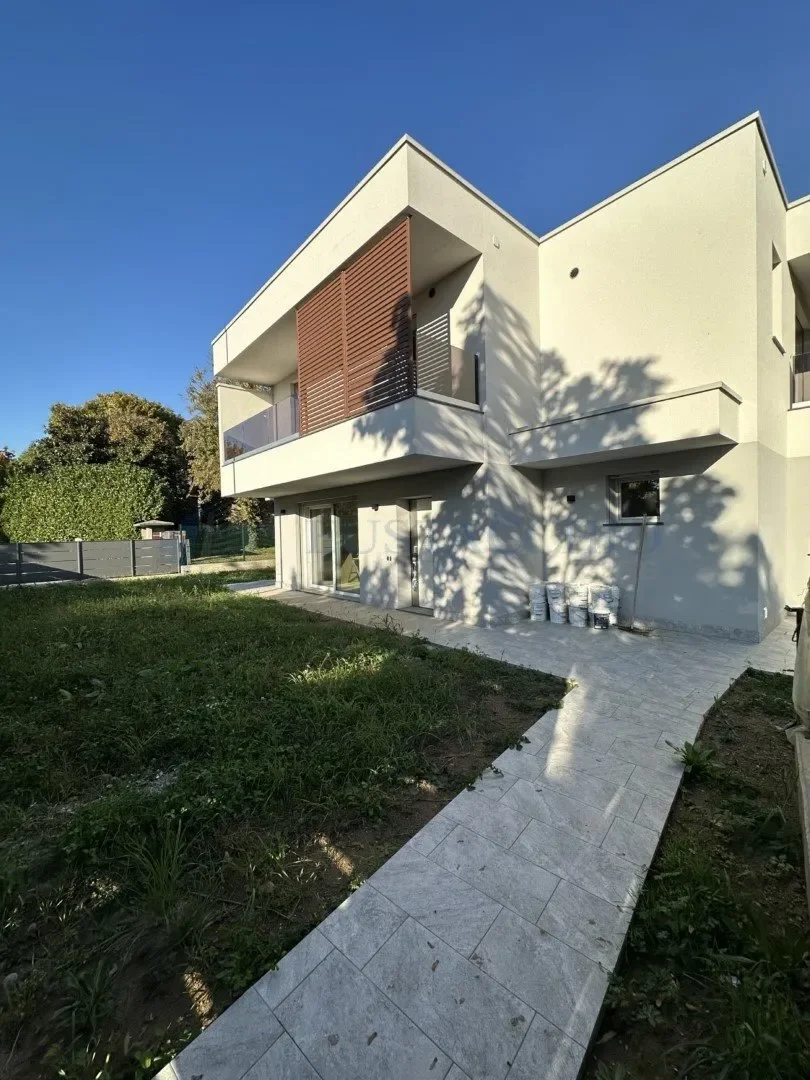 Curnasco, Lombardy, Italy. - Photo 4