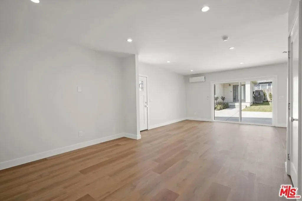 1561 East Elizabeth Street, Altadena, California, United States. - Photo 14