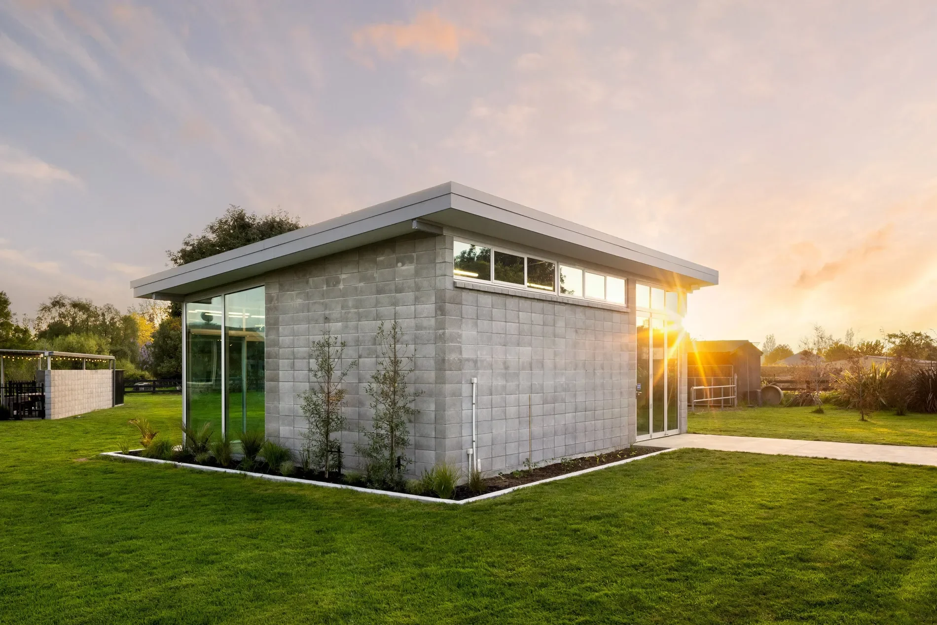 Exterior photo 11