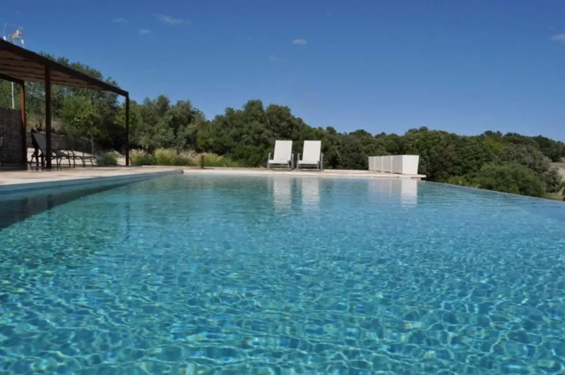 Estate With Pool And Garden