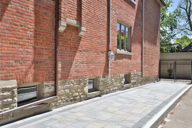 121 Roxborough Drive, Toronto, Ontario, Canada. - Photo 10