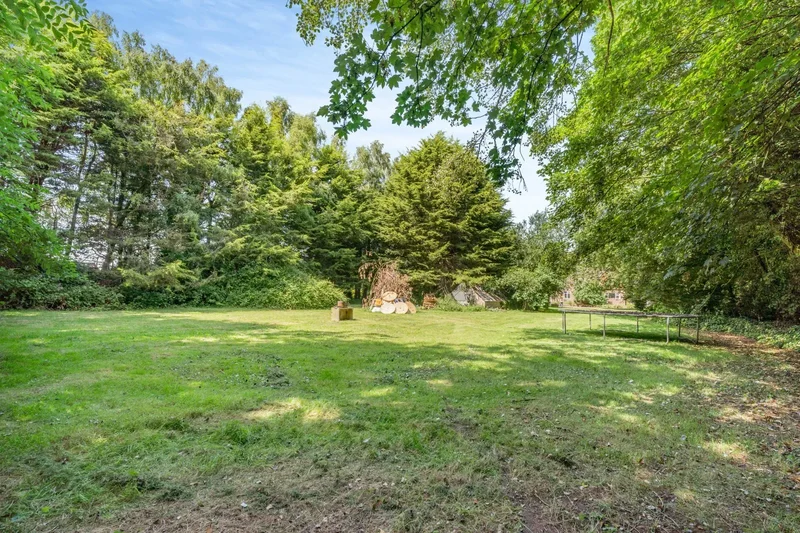 Barnham Road, Eastergate, Chichester, West Sussex, Eastergate, England, United Kingdom. - Photo 1