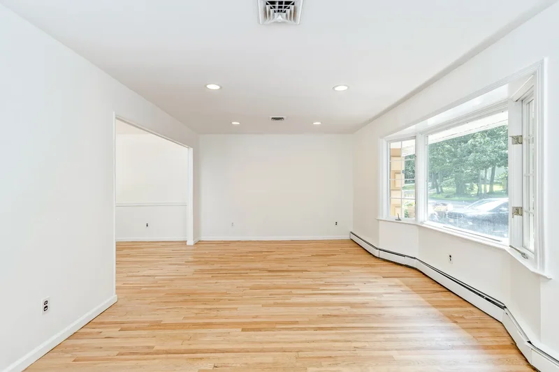 263 North Country , Smithtown, NY 11787, Smithtown, New York, United States. - Photo 17