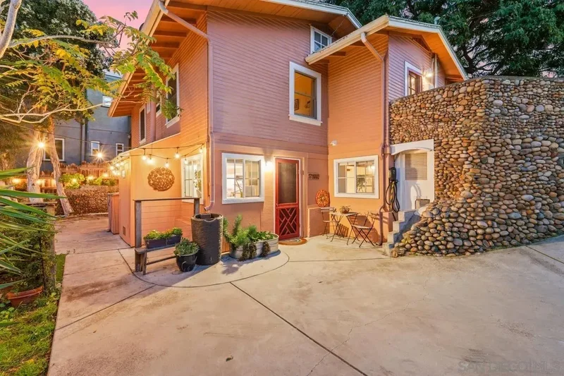 1042 Lincoln Ave, San Diego, California, United States. - Photo 12
