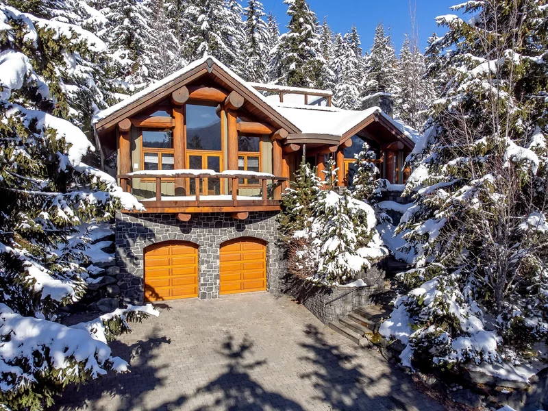 Panoramic Mountain Views