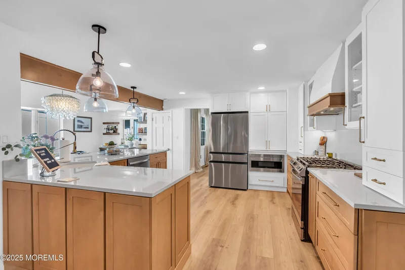 17 Winding Brook Way, Middletown, NJ 07748, North Middletown, New Jersey, United States. - Photo 4