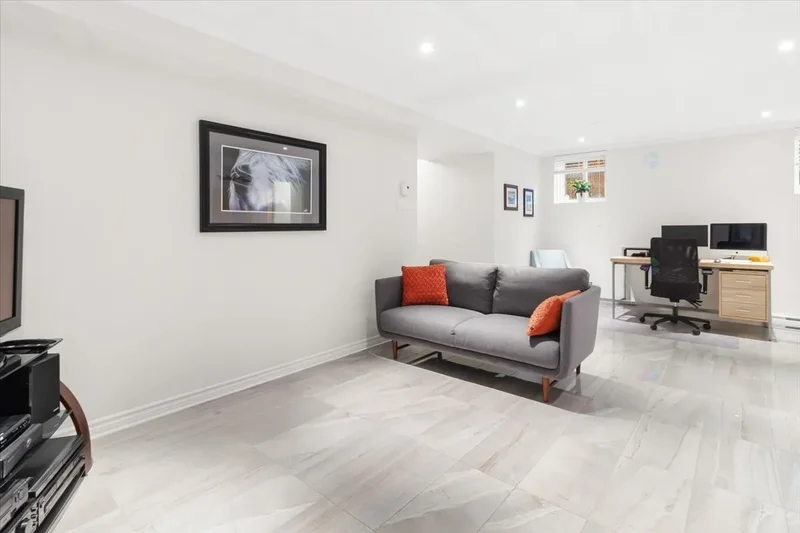 11537 Av. Fernand-Gauthier, Montreal, Quebec, Canada. - Photo 21