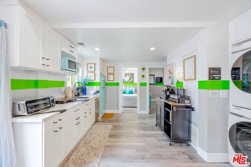 5853 Vineland Avenue, Los Angeles, California, United States. - Photo 8