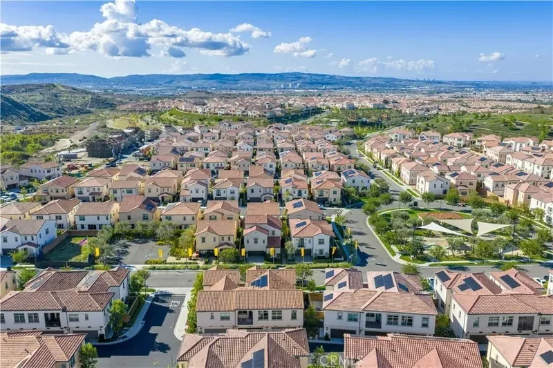 126 Sunnyside, Irvine, California, United States. - Photo 24