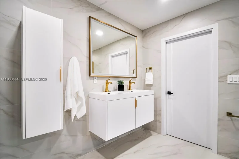 5561 NE 28th Ave, Fort Lauderdale, Florida, United States. - Photo 20