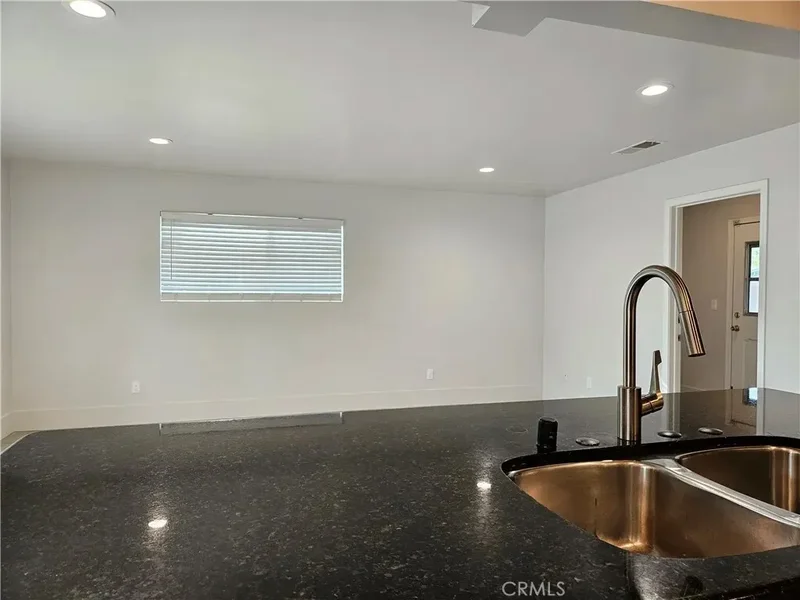17530 Tuba Street, Los Angeles, California, United States. - Photo 16