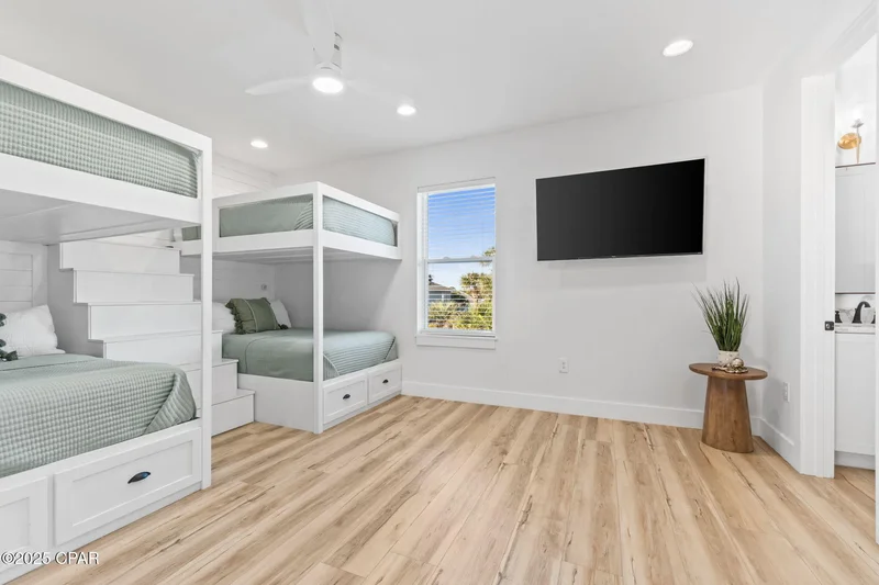 7028 Thomas Drive, Panama City Beach, Florida, United States. - Photo 44