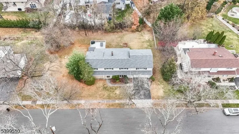 12 Clinton Ln, Wayne Twp., NJ 07470, Wayne, New Jersey, United States. - Photo 35
