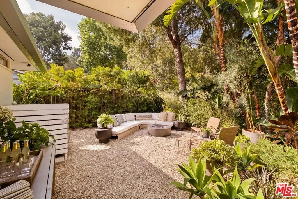 2246 Chelan Place, Los Angeles, California, United States. - Photo 12