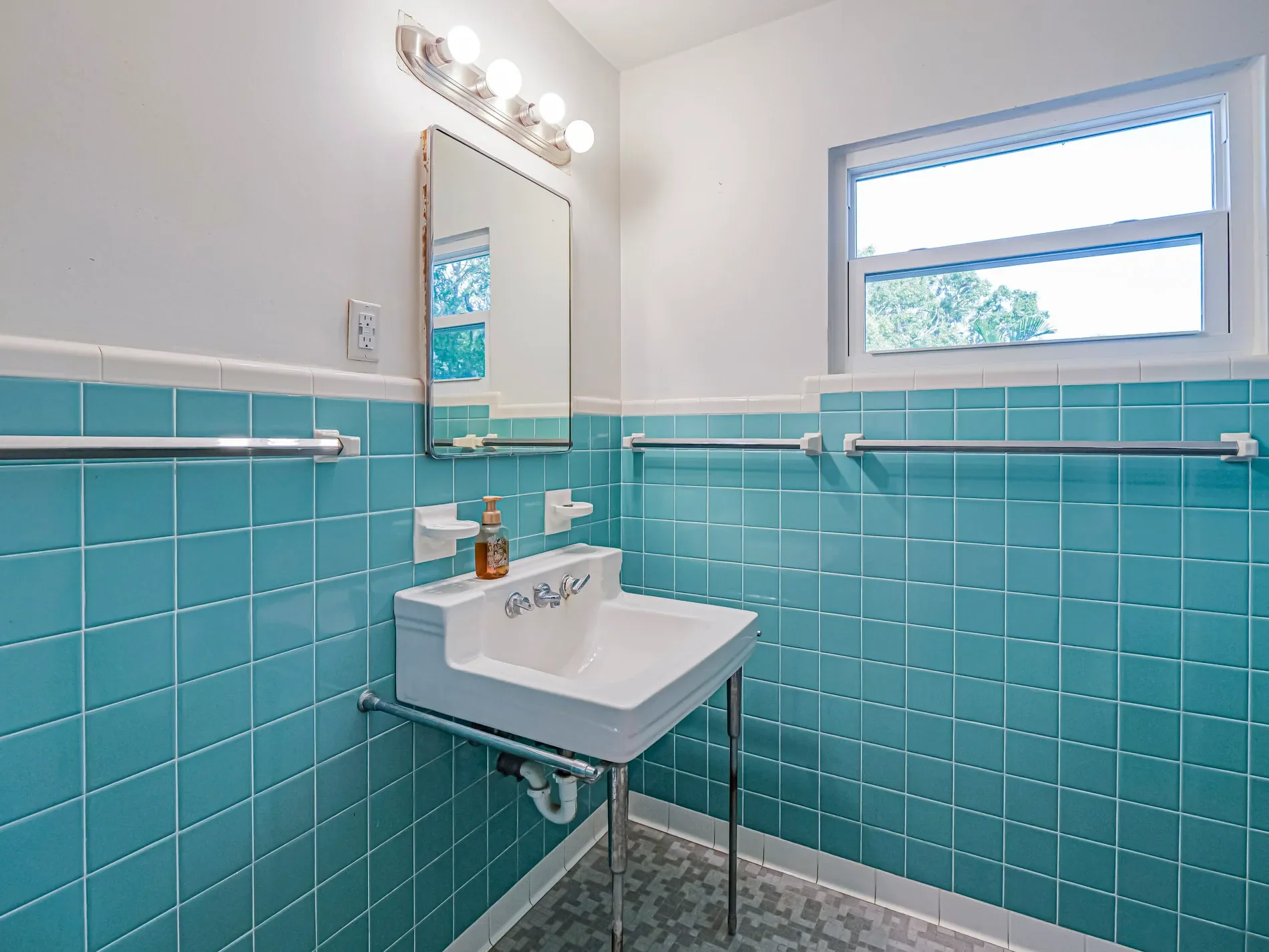 975 25th Street , Vero Beach, FL 32960, Vero Beach, Florida, United States. - Photo 21