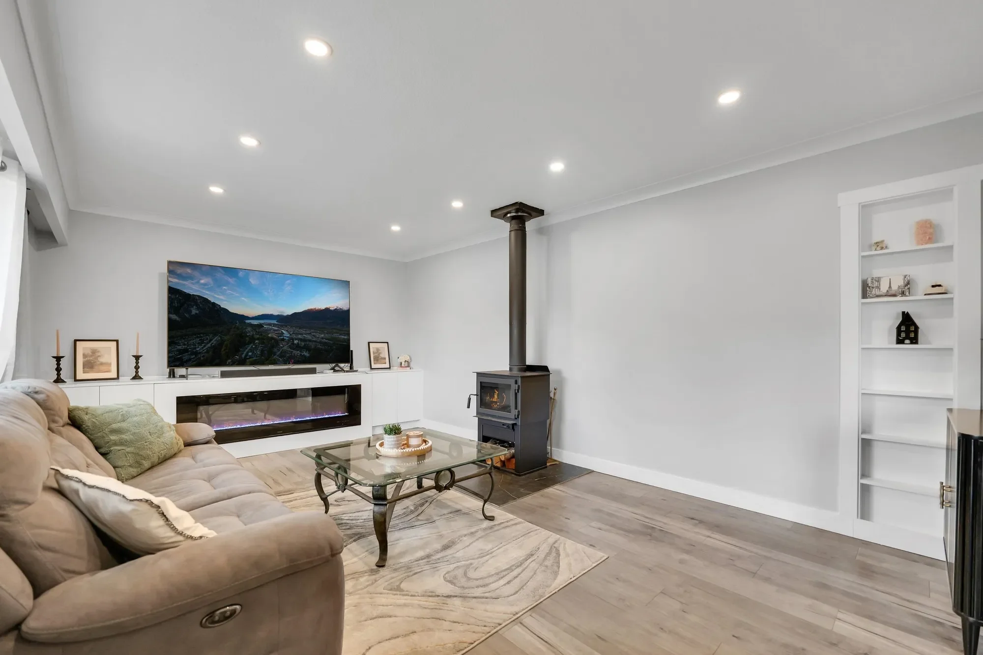 2026 Garibaldi Way, Squamish, British Columbia, Canada. - Photo 3