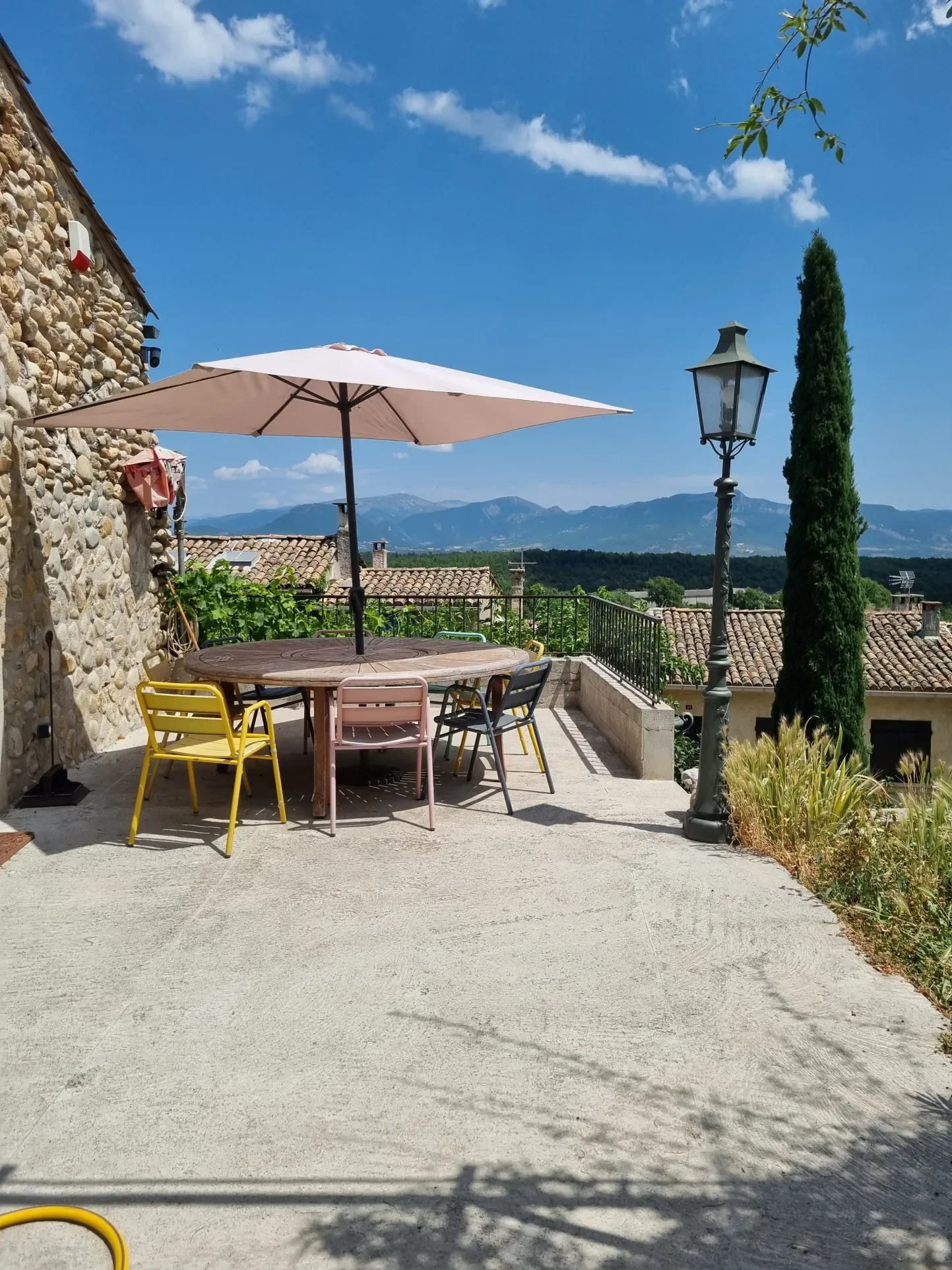 Mison, Provence-Alpes-Côte d'Azur, France. - Photo 6
