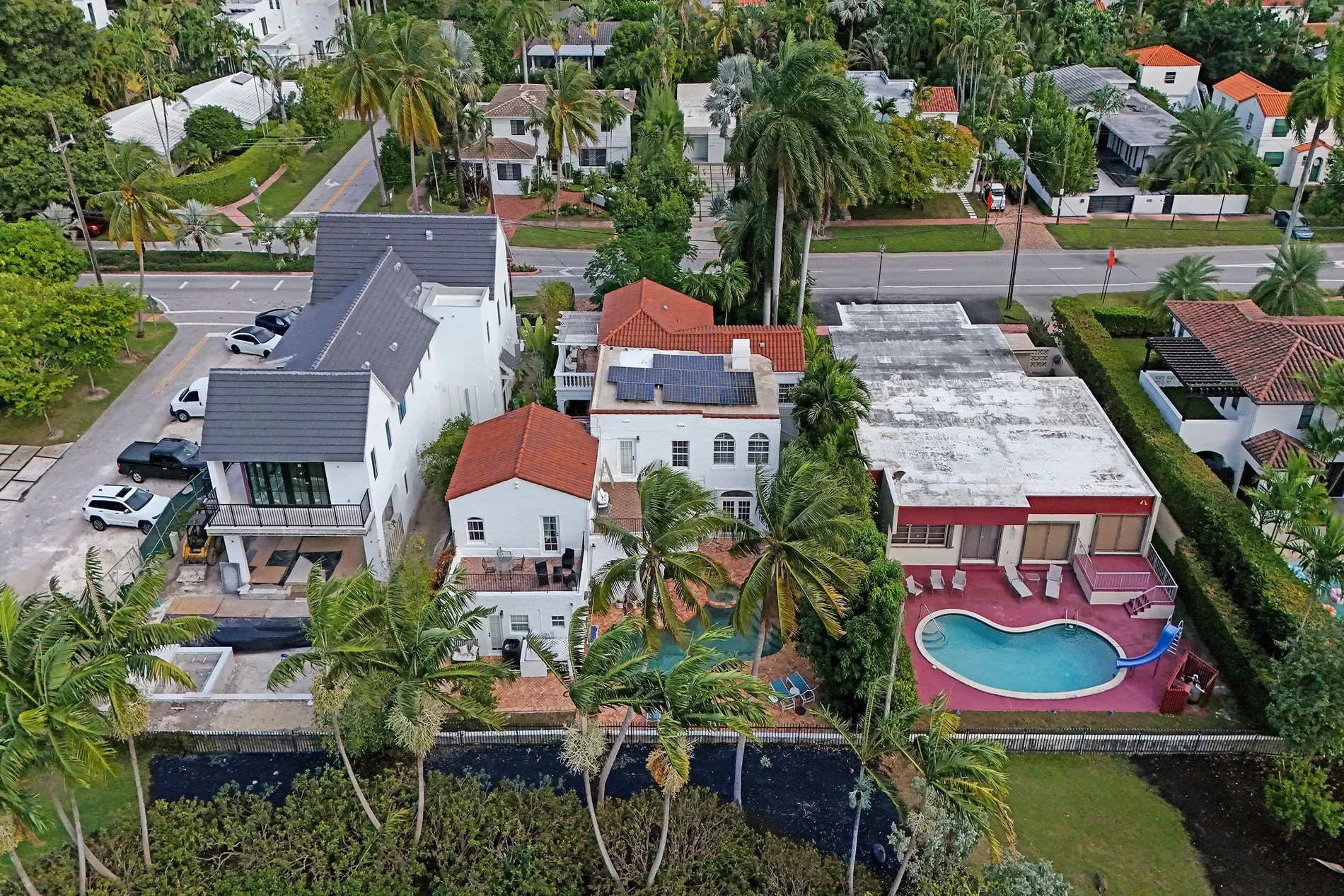 Exterior photo 3
