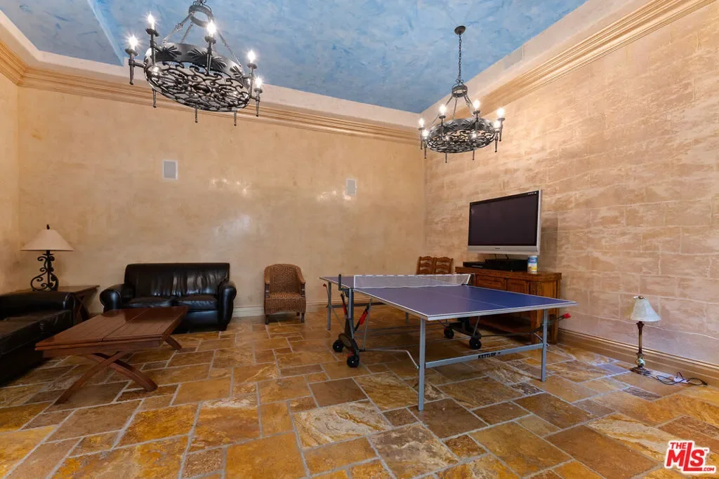 16123 W Sunset Boulevard 101, Los Angeles, California, United States. - Photo 20