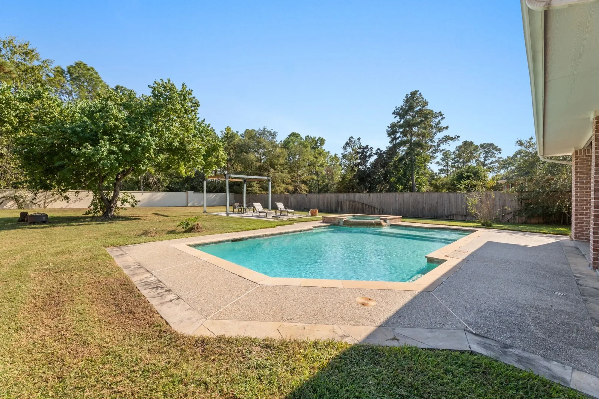 Exterior photo 9