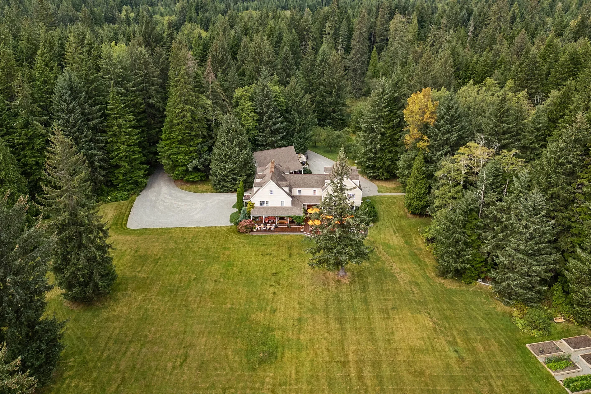 Exterior photo 2