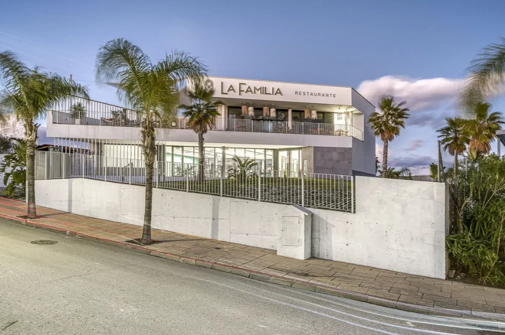 Exterior photo 7