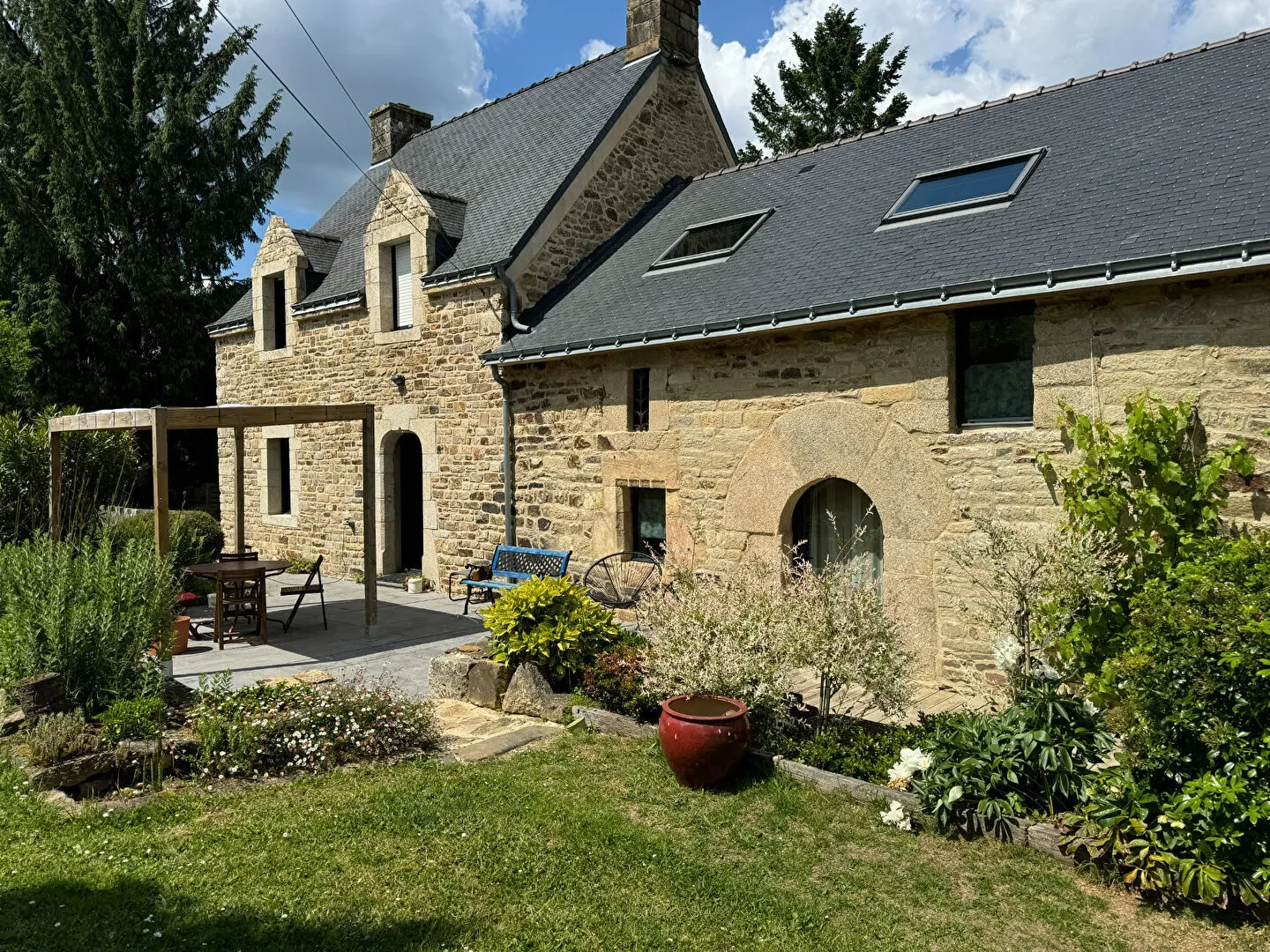 Pluvigner, Brittany, France. - Photo 3