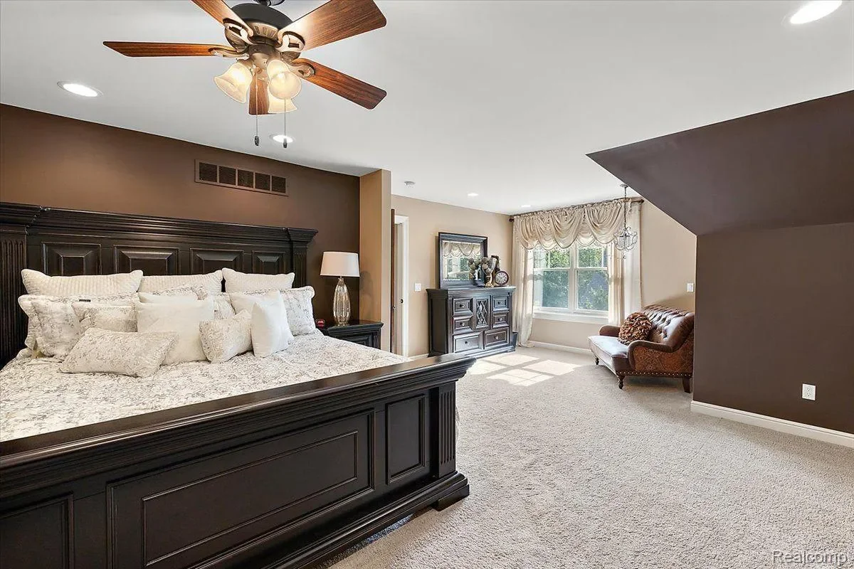 1330 Oxford Road, Bloomfield Charter Township, MI 48304, Birmingham, Michigan, United States. - Photo 44