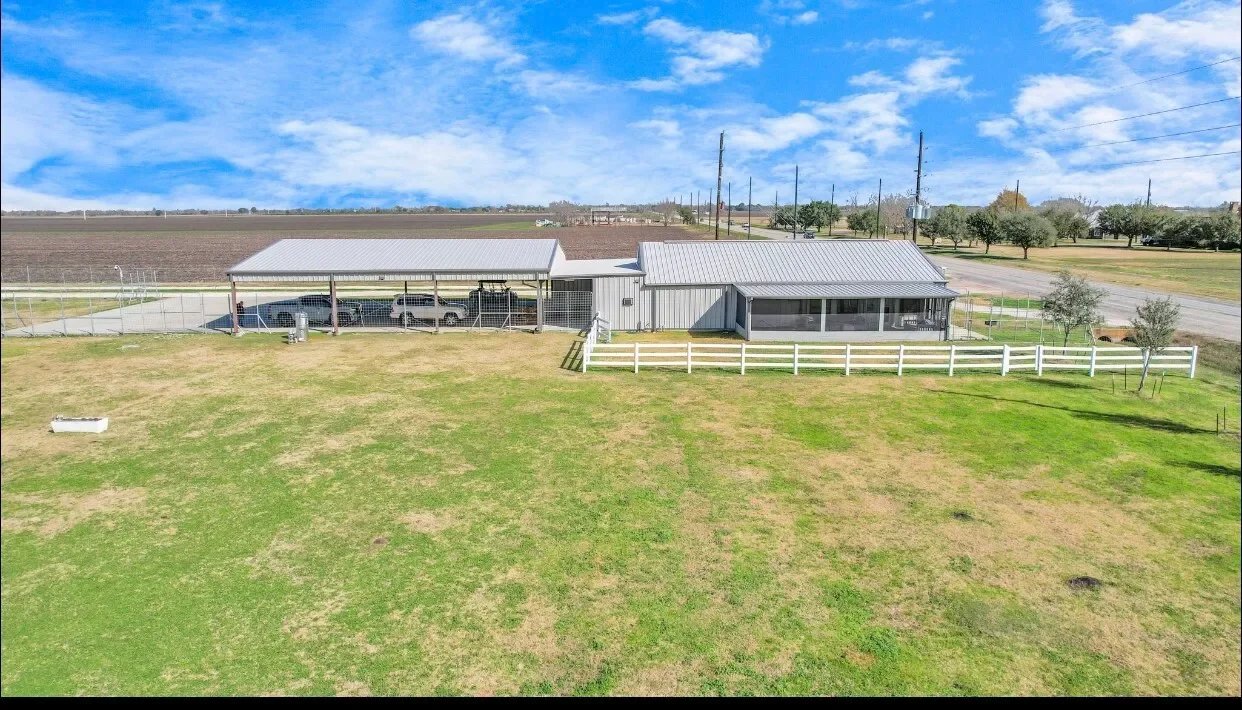 5523 Ehrman Lake Lane, Wallis, TX 77485, Wallis, Texas, United States. - Photo 10