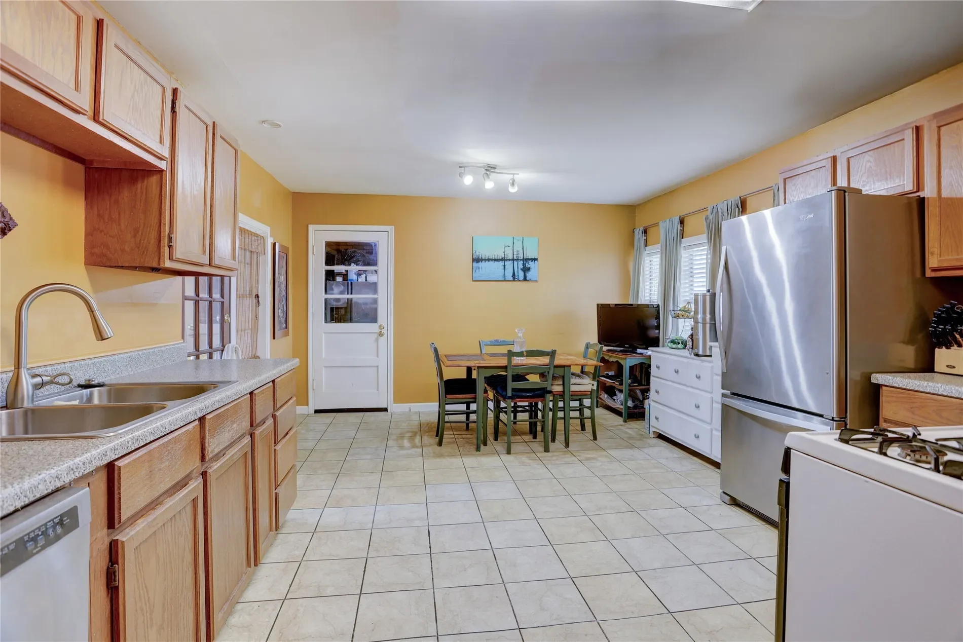 6625 Sivley Street, Houston, TX 77055, Houston, Texas, United States. - Photo 2